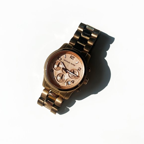 MICHAEL KORS • Rose Gold Watch - Picture 2 of 9